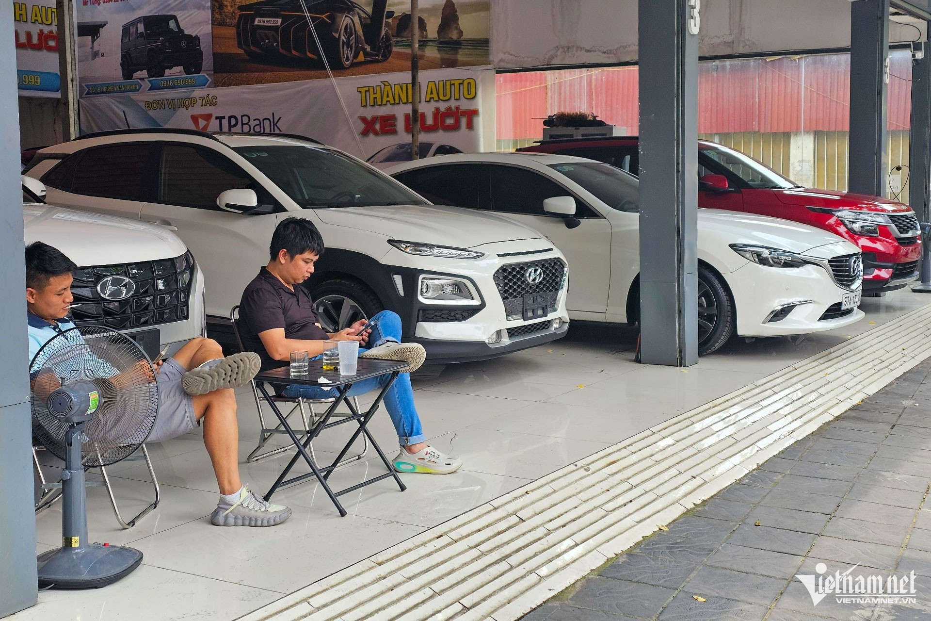 Showroom xe cũ